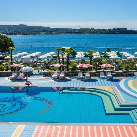 With Seaview And Garden For 6 *