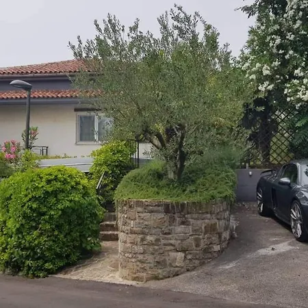 With Seaview And Garden For 6 *