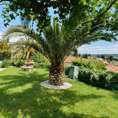 With Seaview And Garden For 6 * Portoroz