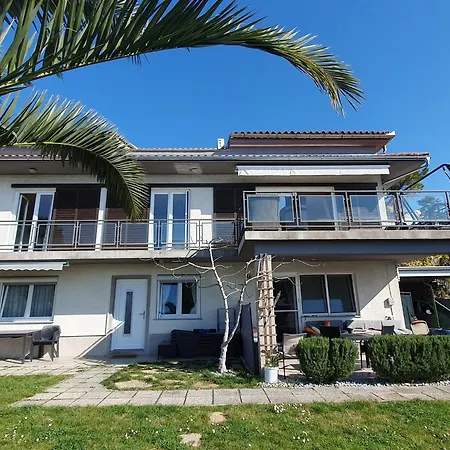 With Seaview And Garden For 6 Portorož