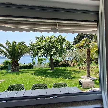With Seaview And Garden For 6 Apartment *