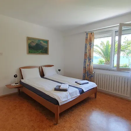Apartment With Seaview And Garden For 6 Portoroz