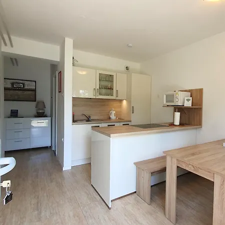 With Seaview And Garden For 6 *