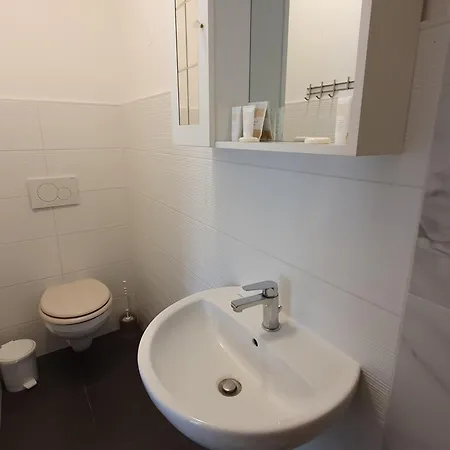 With Seaview And Garden For 6 Apartma