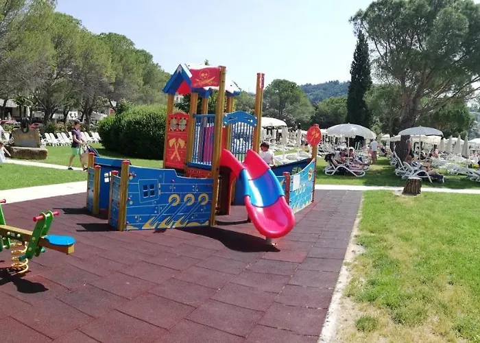 With Seaview And Garden For 6 Portorož