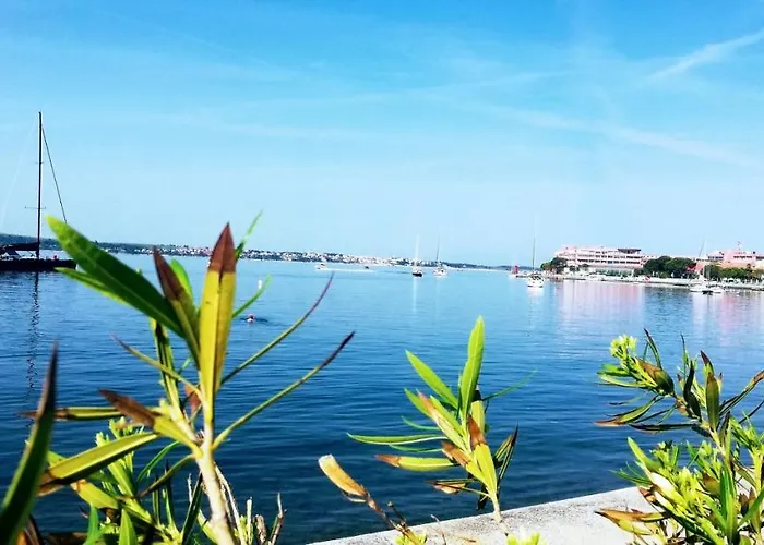 Daire With Seaview And Garden For 6 Portorož