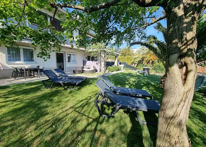 With Seaview And Garden For 6