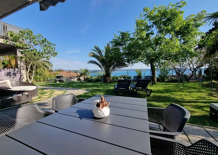 With Seaview And Garden For 6 Daire Portorož