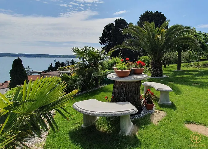 Daire With Seaview And Garden For 6