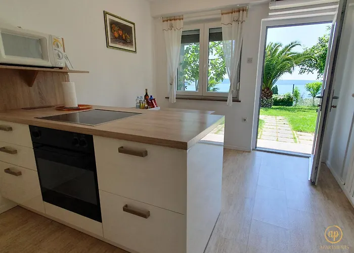 With Seaview And Garden For 6 Portorož