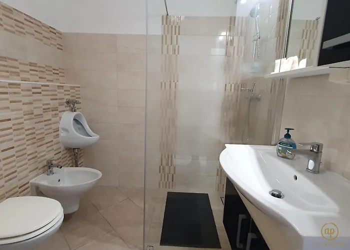 Daire With Seaview And Garden For 6