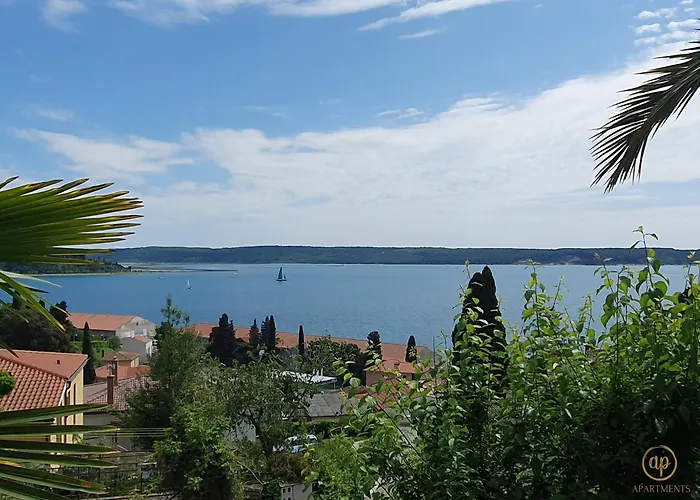 With Seaview And Garden For 6 Portorož