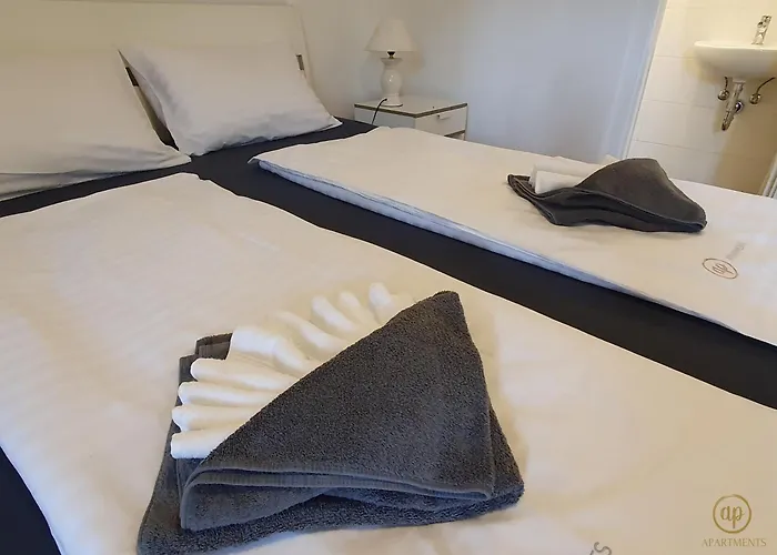 With Seaview And Garden For 6 Daire Portorož